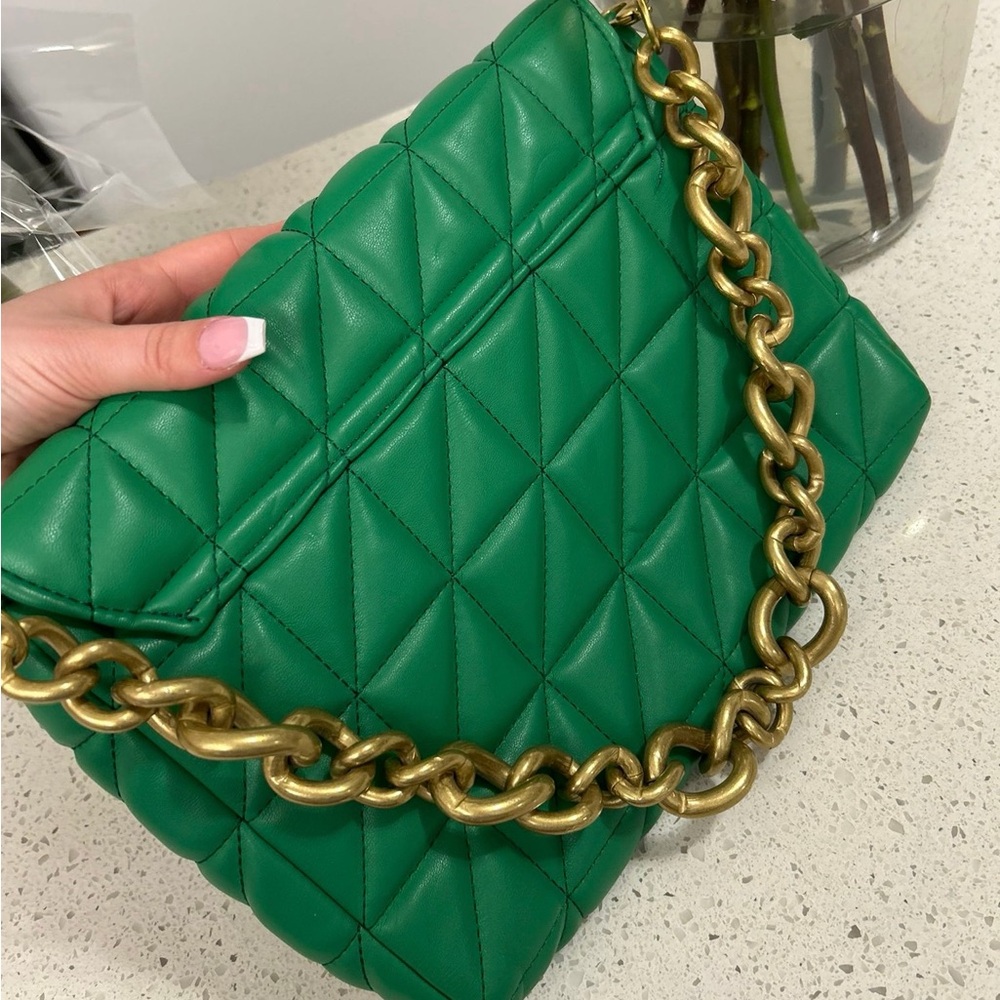 Zara Emerald Quilted Shoulder Bag with Bold Gold Chain